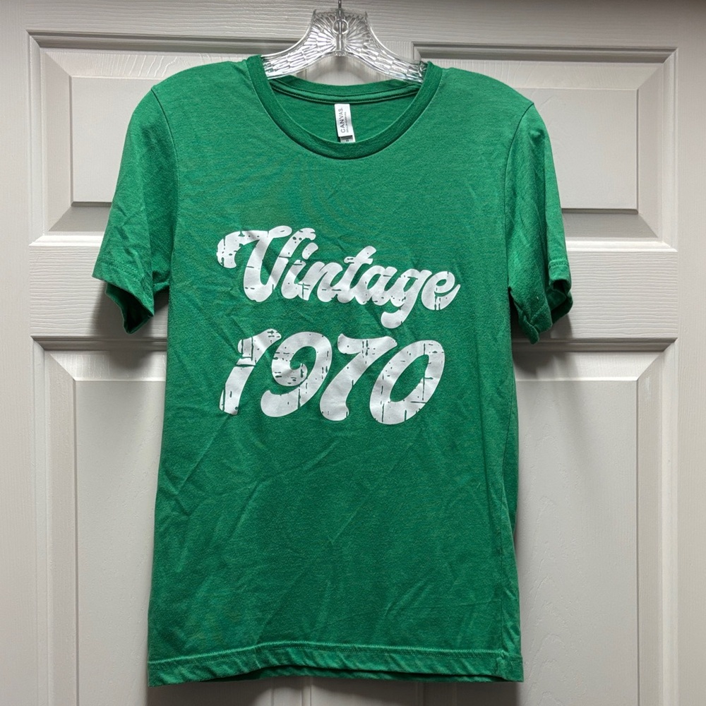 Women’s Green Vintage look 1970 T-Shirt Irish green cool casual retro